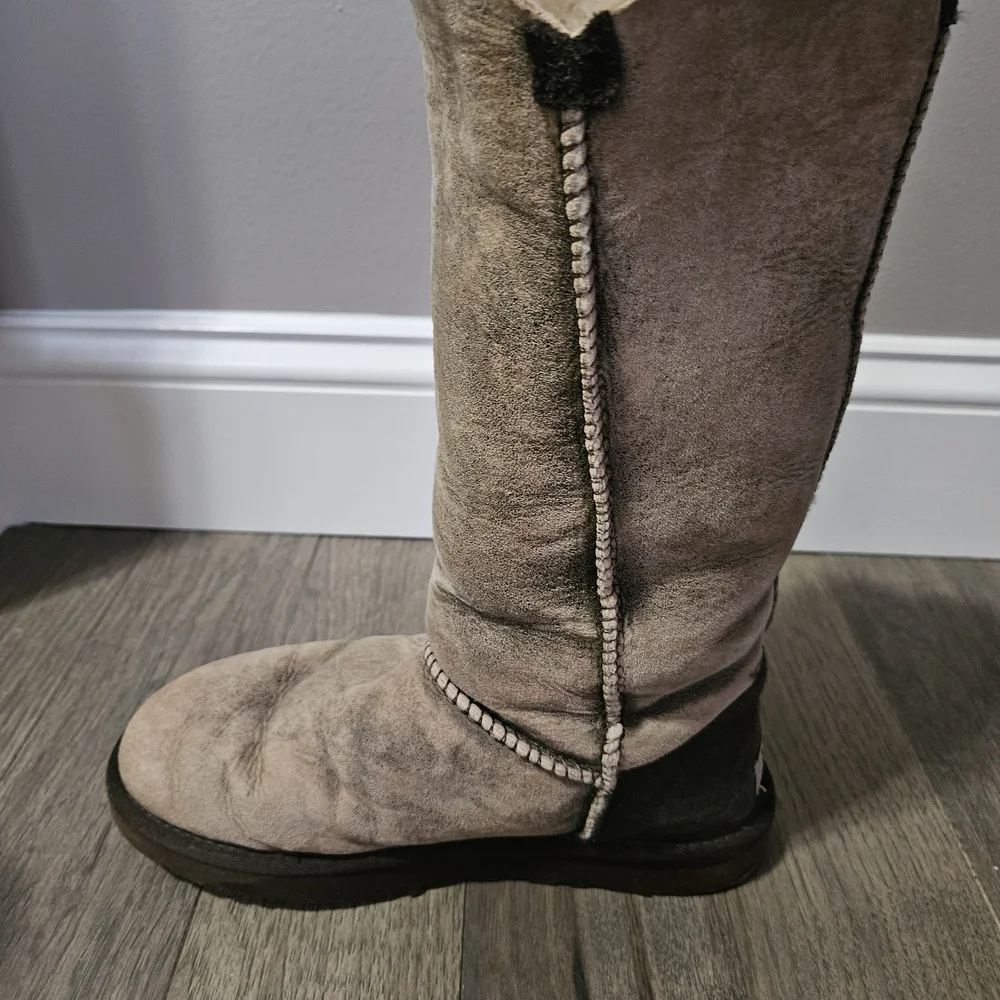 UGG Women's Buttoned Shearling Boots - Brown and Cream